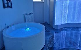 The Igloo Milano -Luxury Eclectic Suite - Jacuzzi - Milanoflats